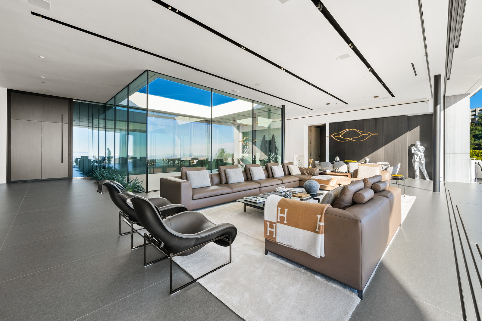 Gotham Estate | Photo 8