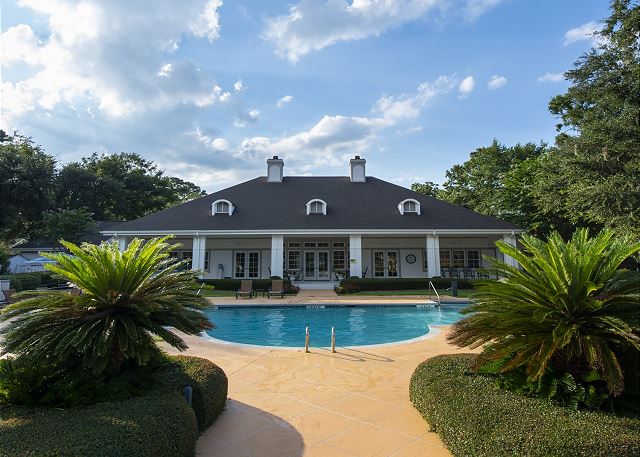 Owner Club at Hilton Head - Clubhouse with Pool Deck