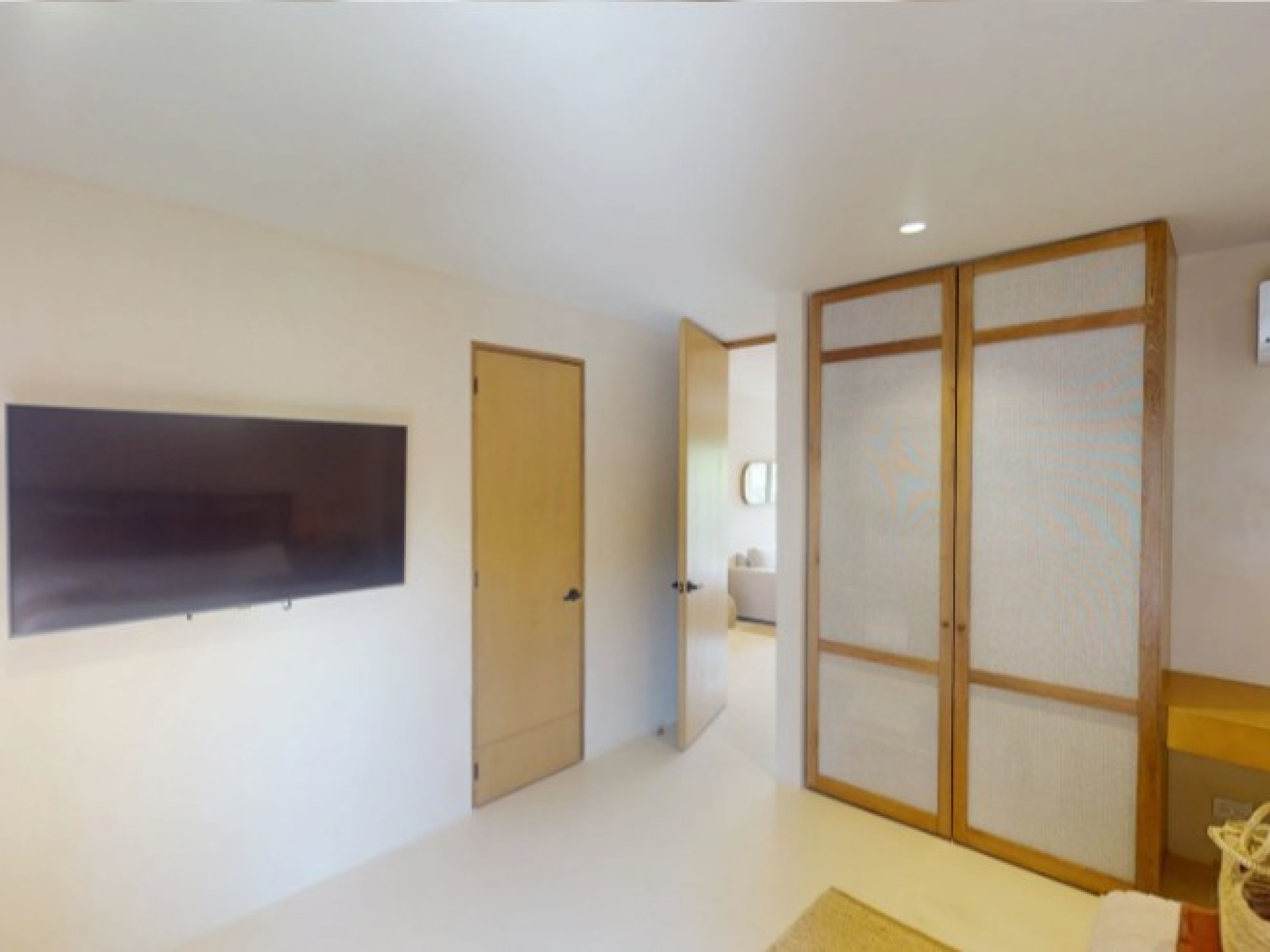 I302 - Elegant Apartment 4