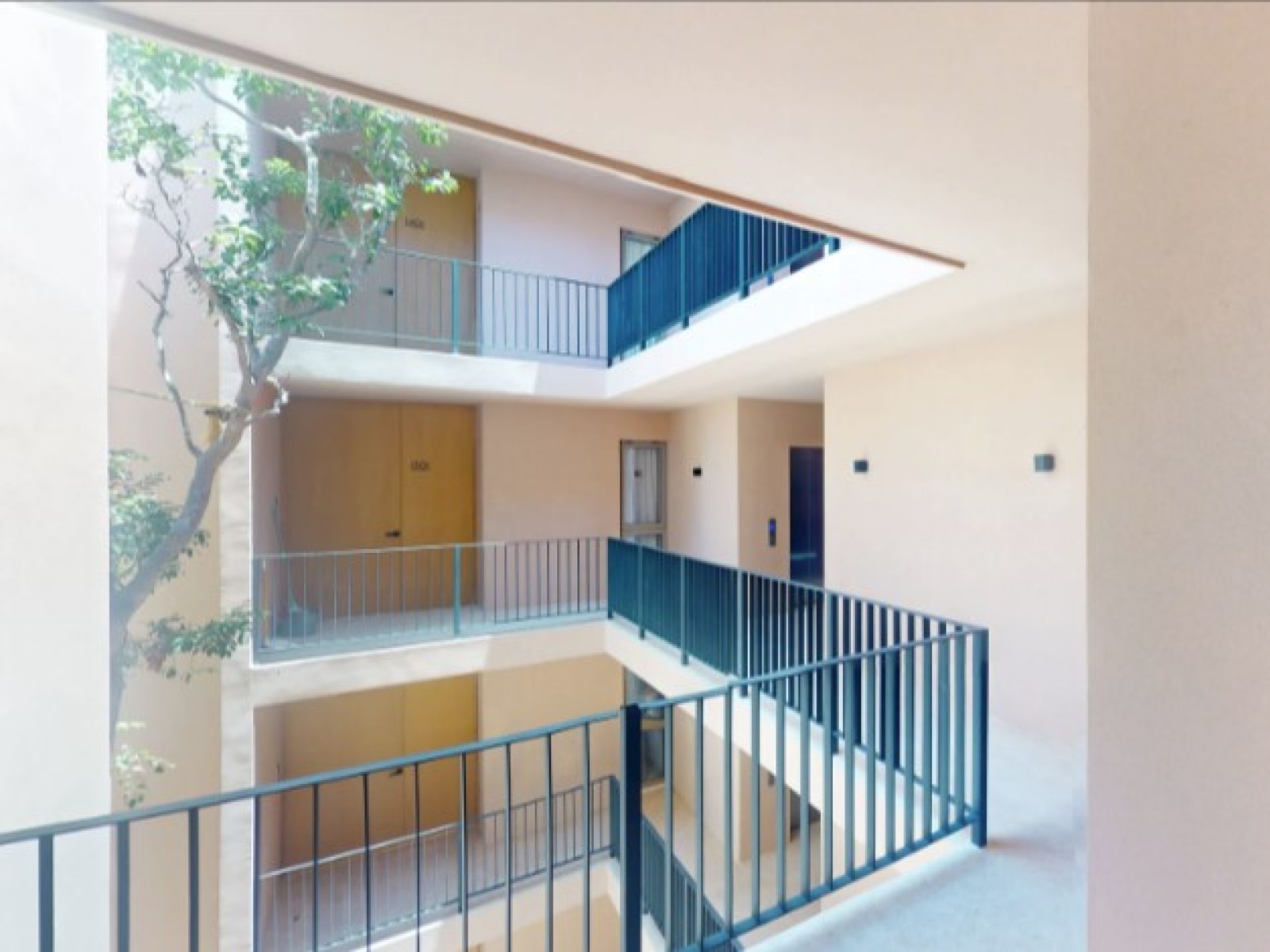 H204 - Luxury Apartment | Photo 13