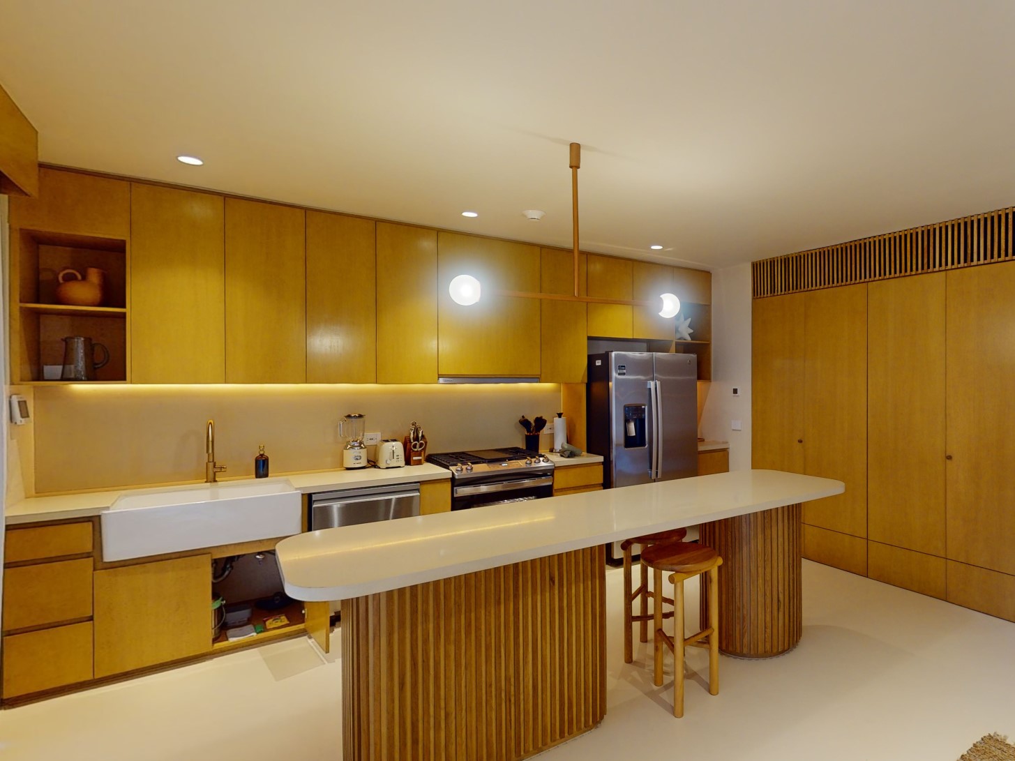 H204 - Luxury Apartment