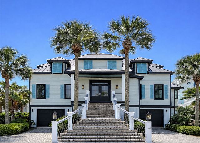 612 Ocean / Oceanfront / Bella Vista / Pool / Spa / Elevator