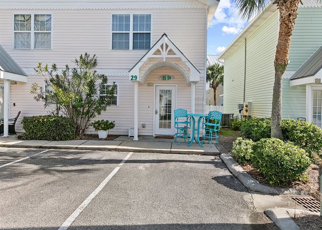 Charming Miramar Beach Getaway Minutes from the White Sandy Beach!