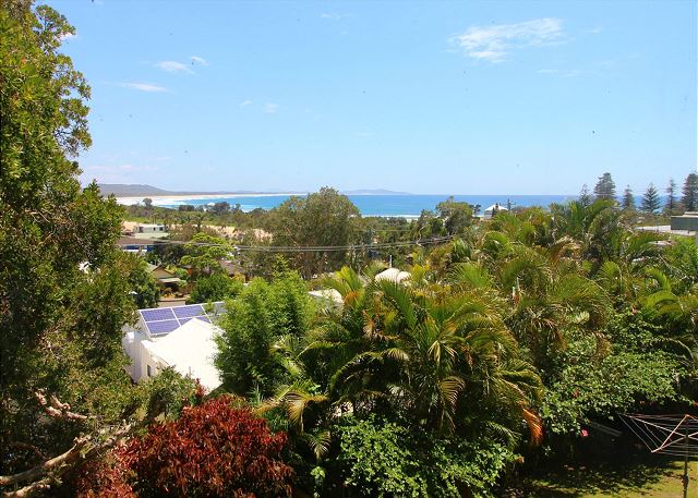 Lorikeet Retreat, 11 Hodgson Street,