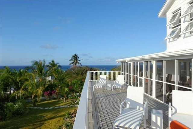 Bahama Mama''s sundeck with 50-mile, 180-degree ocean view.