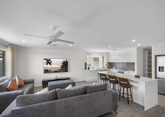 Air Conditioning *  Secured Parking * BBQ * No Linen