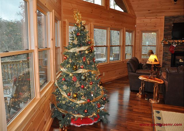 Christmas is around the corner! We welcome you and your family at “Livintha Dream Lodge” You have a bless holidays and enjoy your stay.