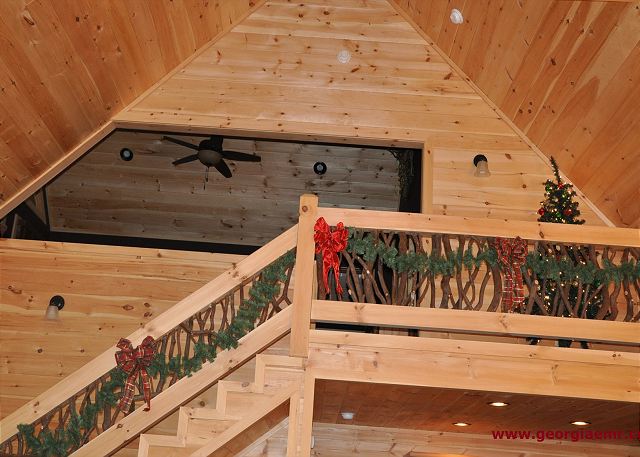 Christmas is around the corner! We welcome you and your family at “Livintha Dream Lodge” You have a bless holidays and enjoy your stay.