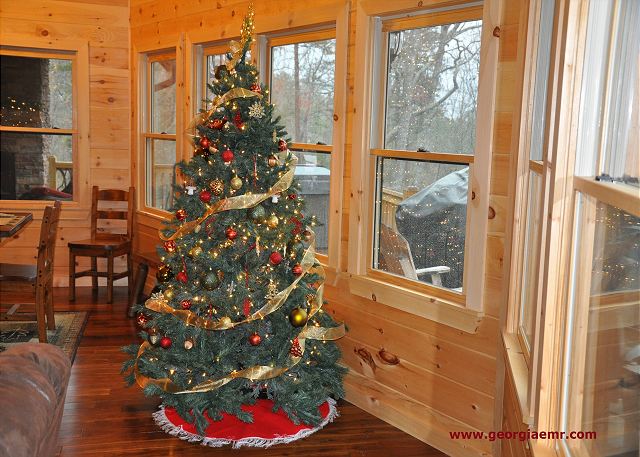 Christmas is around the corner! We welcome you and your family at “Livintha Dream Lodge” You have a bless holidays and enjoy your stay.