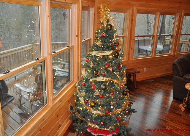 Christmas is around the corner! We welcome you and your family at “Livintha Dream Lodge” You have a bless holidays and enjoy your stay.