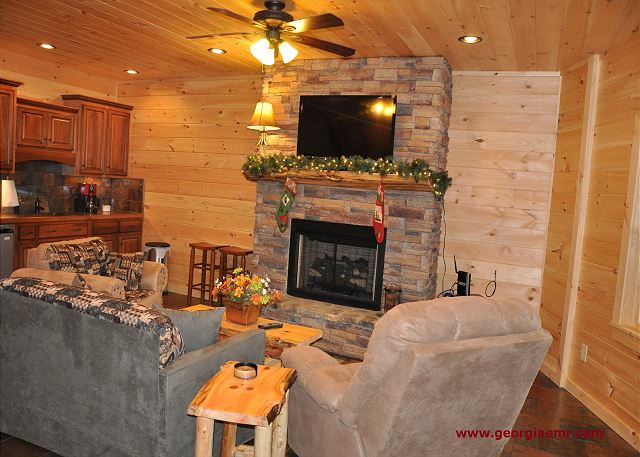 Christmas is around the corner! We welcome you and your family at “Livintha Dream Lodge” You have a bless holidays and enjoy your stay.