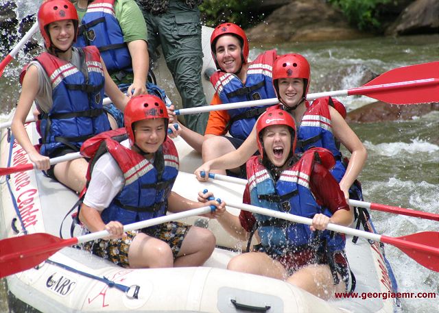 For your best vacation ever! Just minutes to all fun and excited outdoor activities like waterfalls, whitewater rafting, fishing, hiking and everything Lake Blue Ridge has to offer for your unforgettable vacation.
Book your reservation Today!