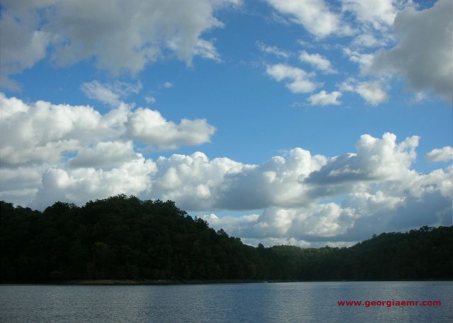 For your best vacation ever! Just minutes to all fun and excited outdoor activities like waterfalls, whitewater rafting, fishing, hiking and everything Lake Blue Ridge has to offer for your unforgettable vacation.
Book your reservation Today!