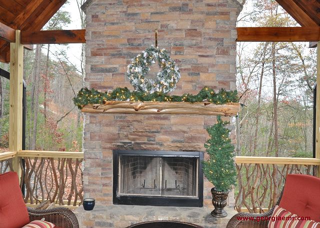 Christmas is around the corner! We welcome you and your family at “Livintha Dream Lodge” You have a bless holidays and enjoy your stay.