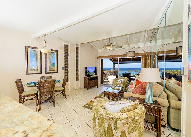 KULEANA 208 - OCEANFRONT Views  Close to everything you need.