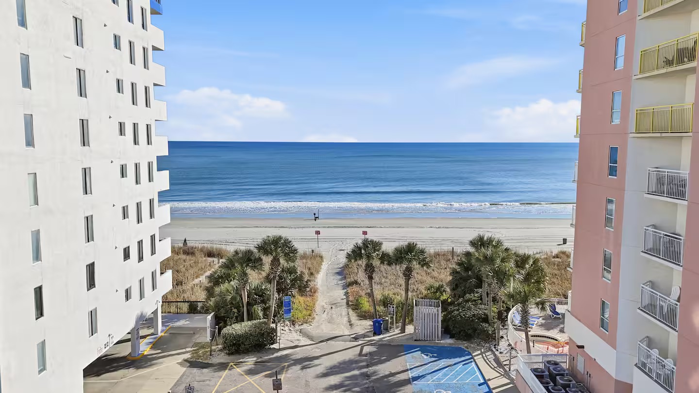 Entrance at the end of 27th Ave. So. to Crescent Beach