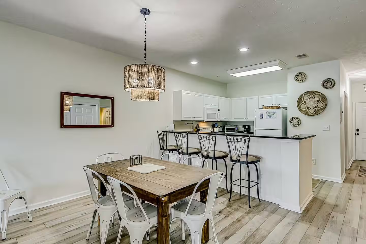 Kitchen & Dining Table