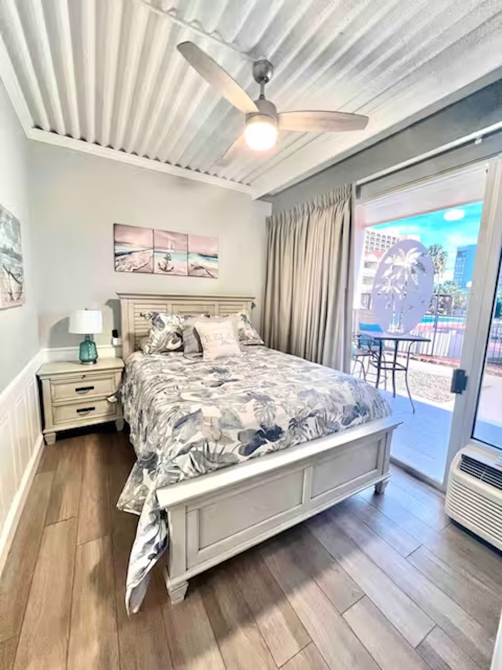 Beach Haven, Only 5-Star Reviews, 1st Floor Condo!