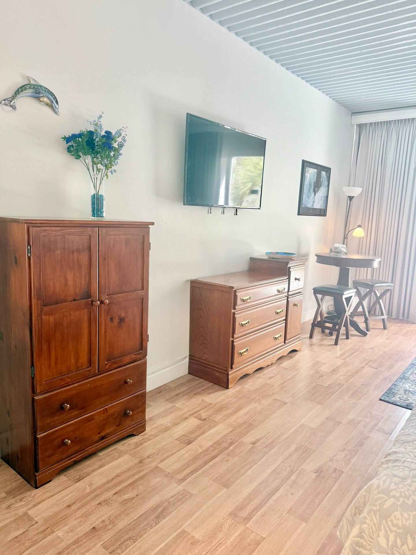 2nd-row! Fresh Breeze, Q bed, pool view | Photo 3