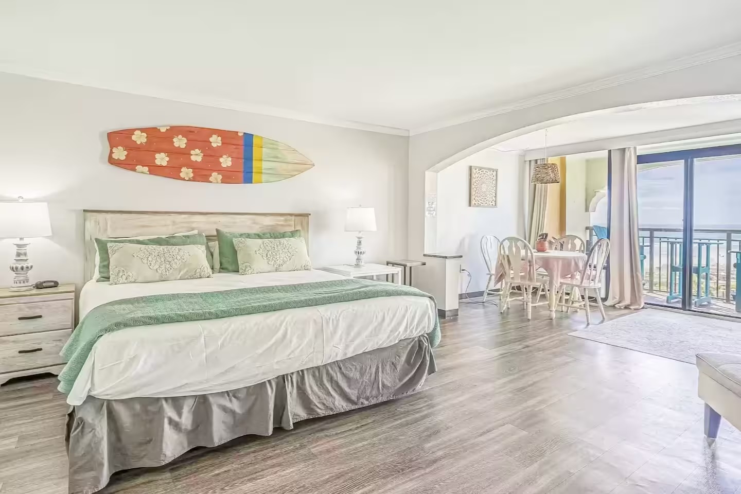 The Retreat, Oceanfront Resort Condo, SuperHosts!