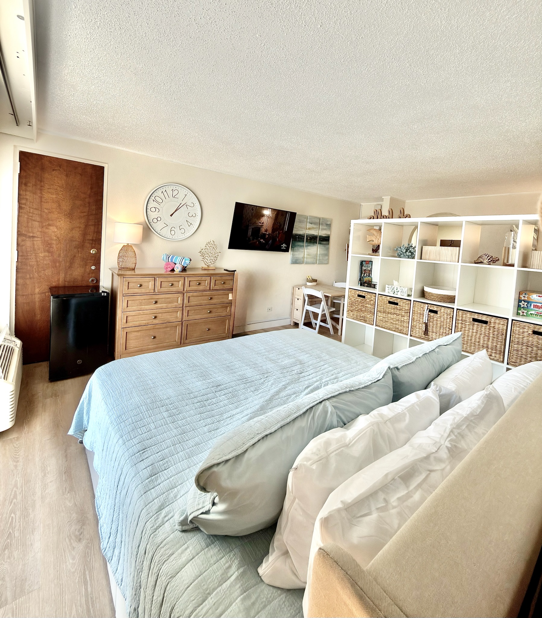 Peak-a-Boo Beach View 1 Bed/1 Bath Condo | Photo 37