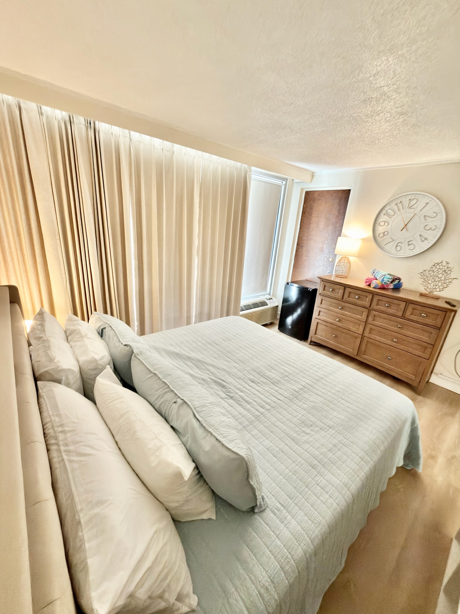 Peak-a-Boo Beach View 1 Bed/1 Bath Condo | Photo 38