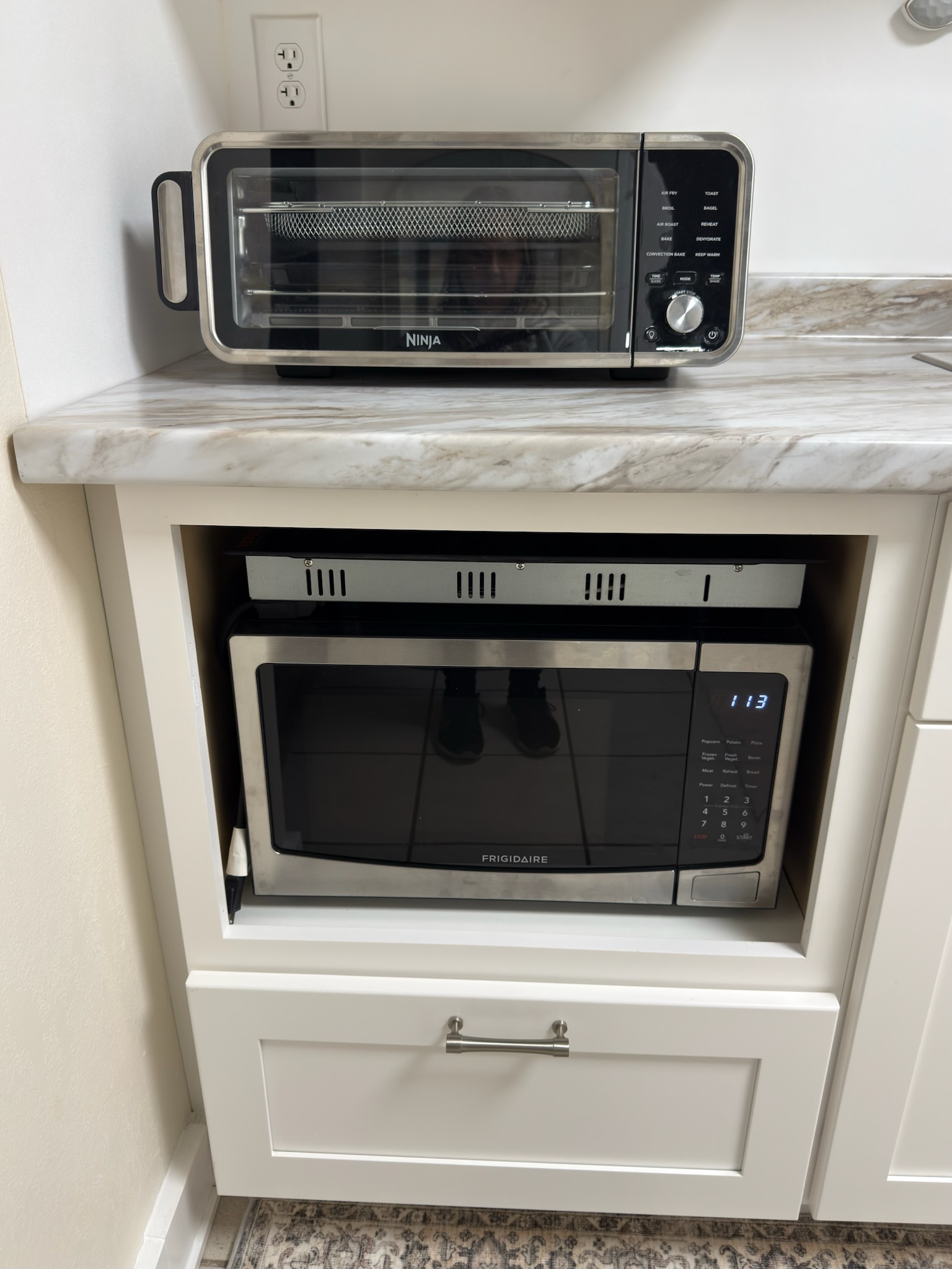 Peak-a-Boo Beach View 1 Bed/1 Bath Condo | Photo 8