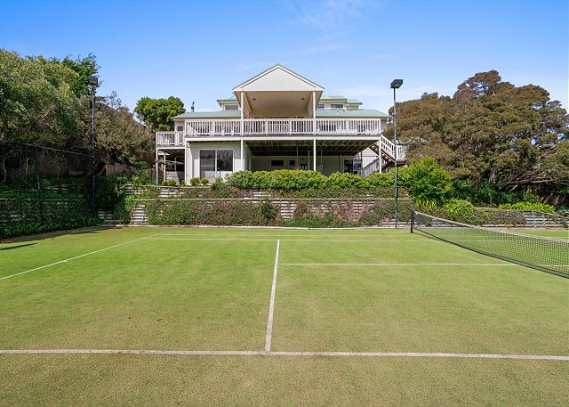 ST PAULS TENNIS IN SORRENTO