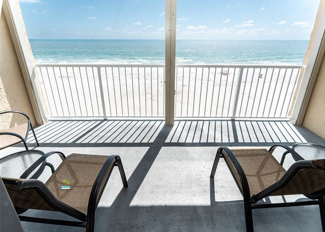 The Pointe 303 - Direct 1 BR Beach Front for 4 - Pet Friendly!