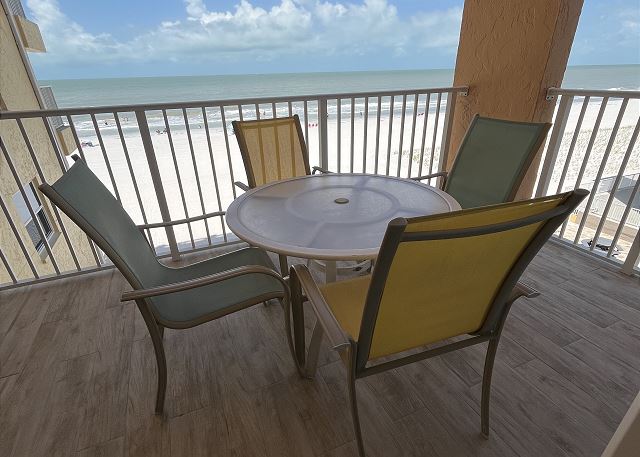 Holiday Villas III-305 Book & Save with promo FALL7FOR6  August–November! 