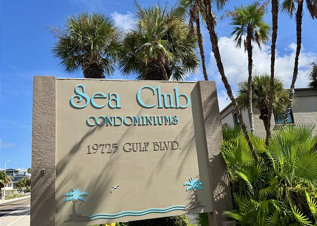  Steps from the white sand! Spacious 2-bedroom, 2-bath Pet Friendly 20 LBS