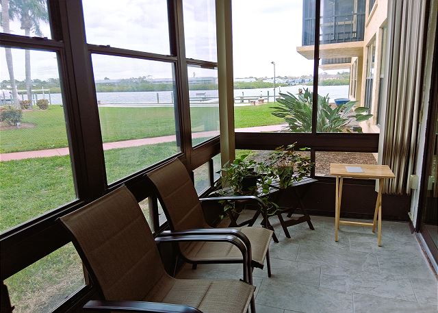 Bay Mariner Condominium 115-Intercoastal waterway, steps from the gulf!