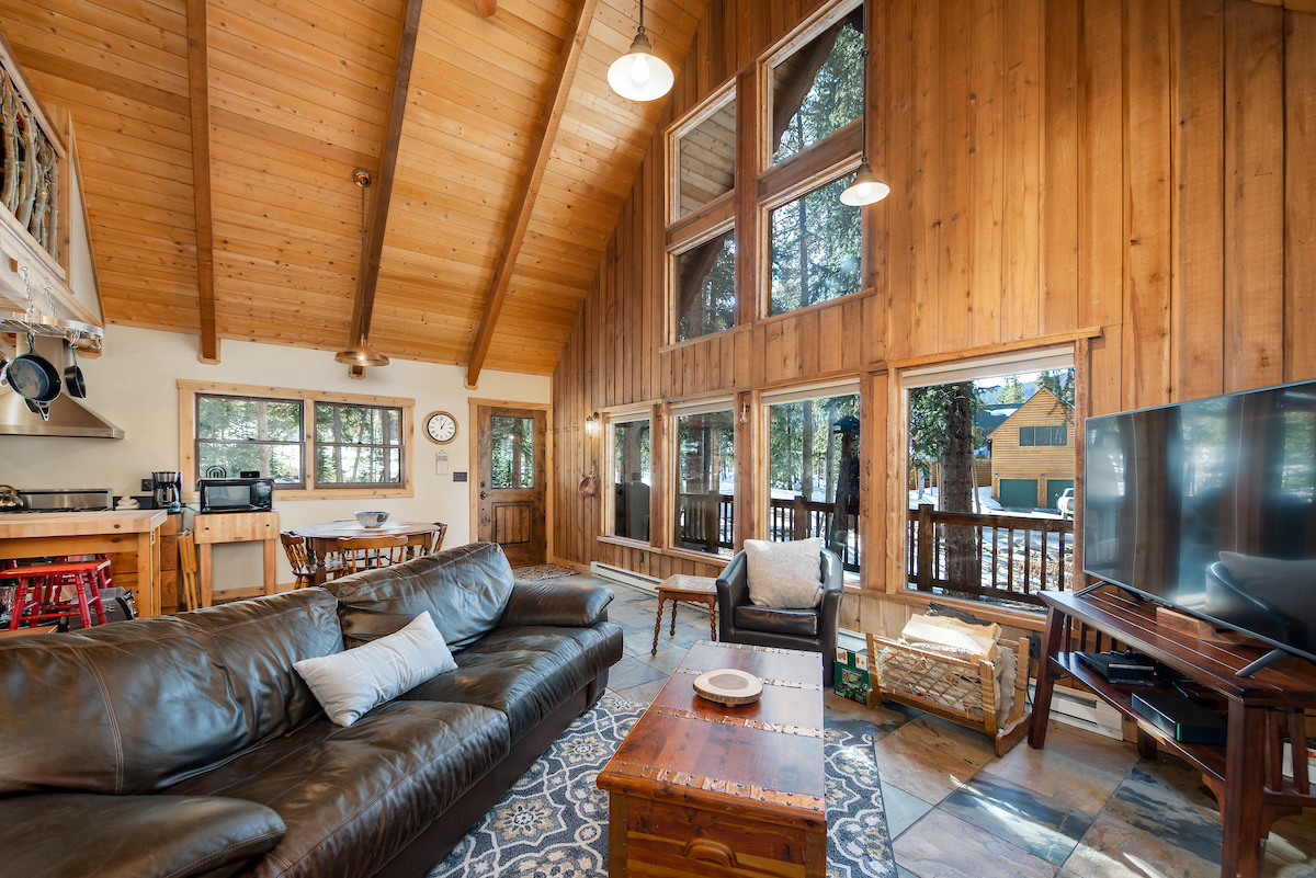 Sorenbrook Charming Pet Friendly Creekside Cabin Summit