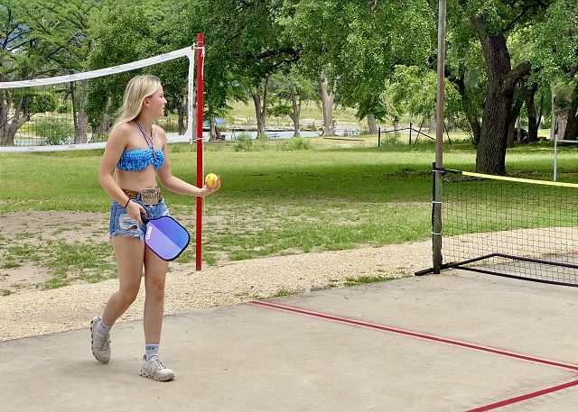 Pickleball and Volleyball Court overlooking the Frio River in the heart of Concan!