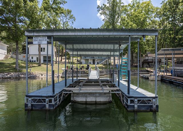 Peaceful Waters - Lakefront House w/Martini deck