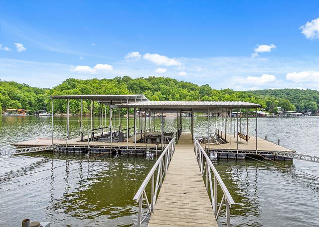 Mimosa House - 5 bdrm house with large dock!