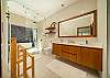 Master's room en-suite bathroom