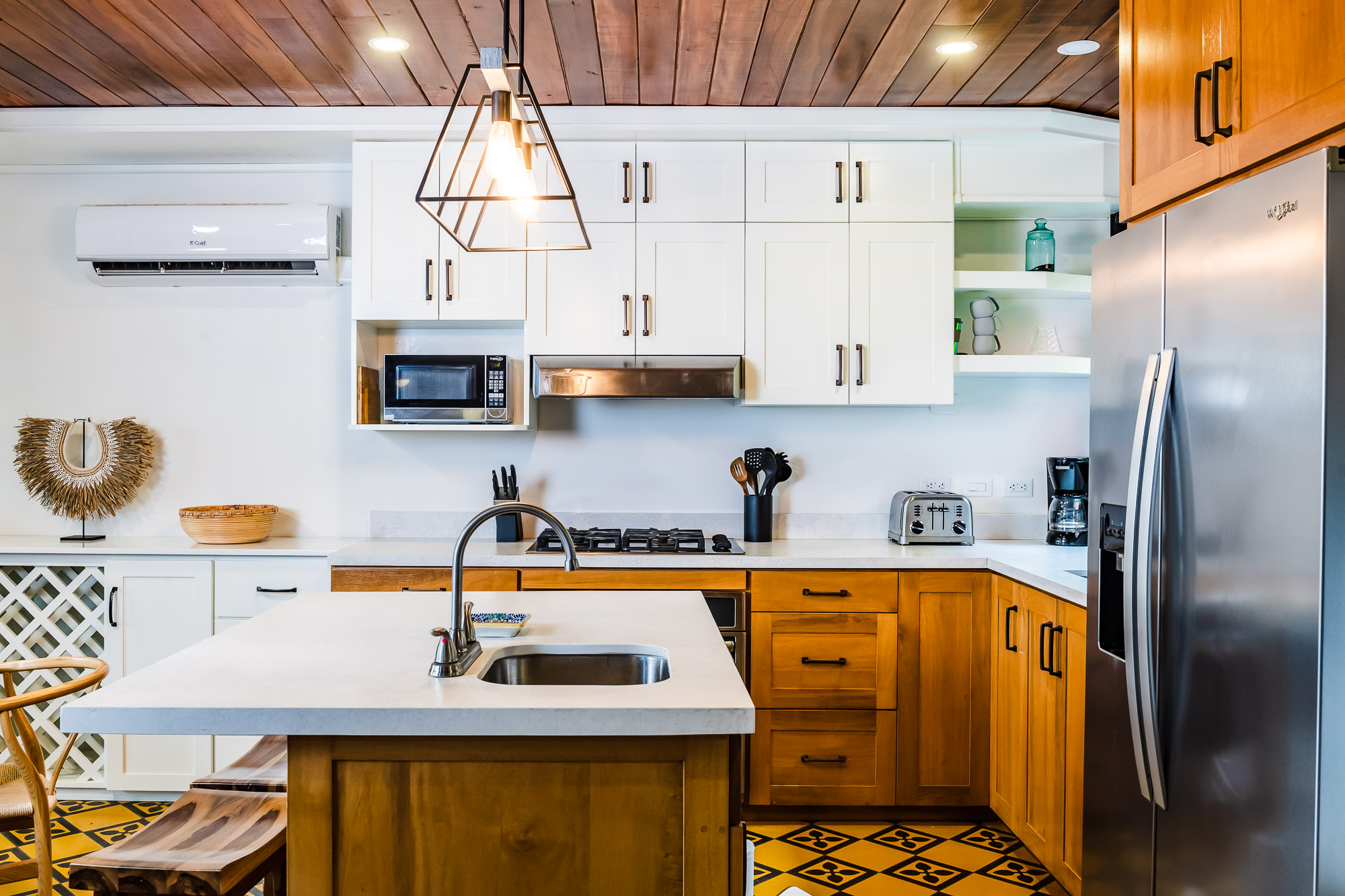 Full Kitchen.