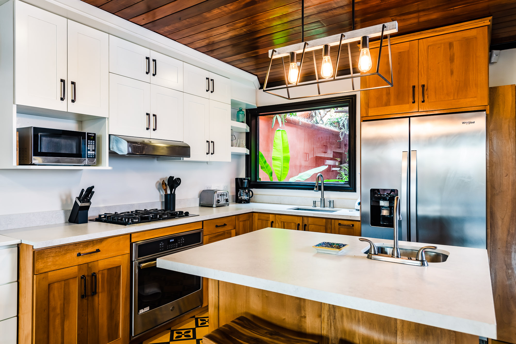 Full kitchen.