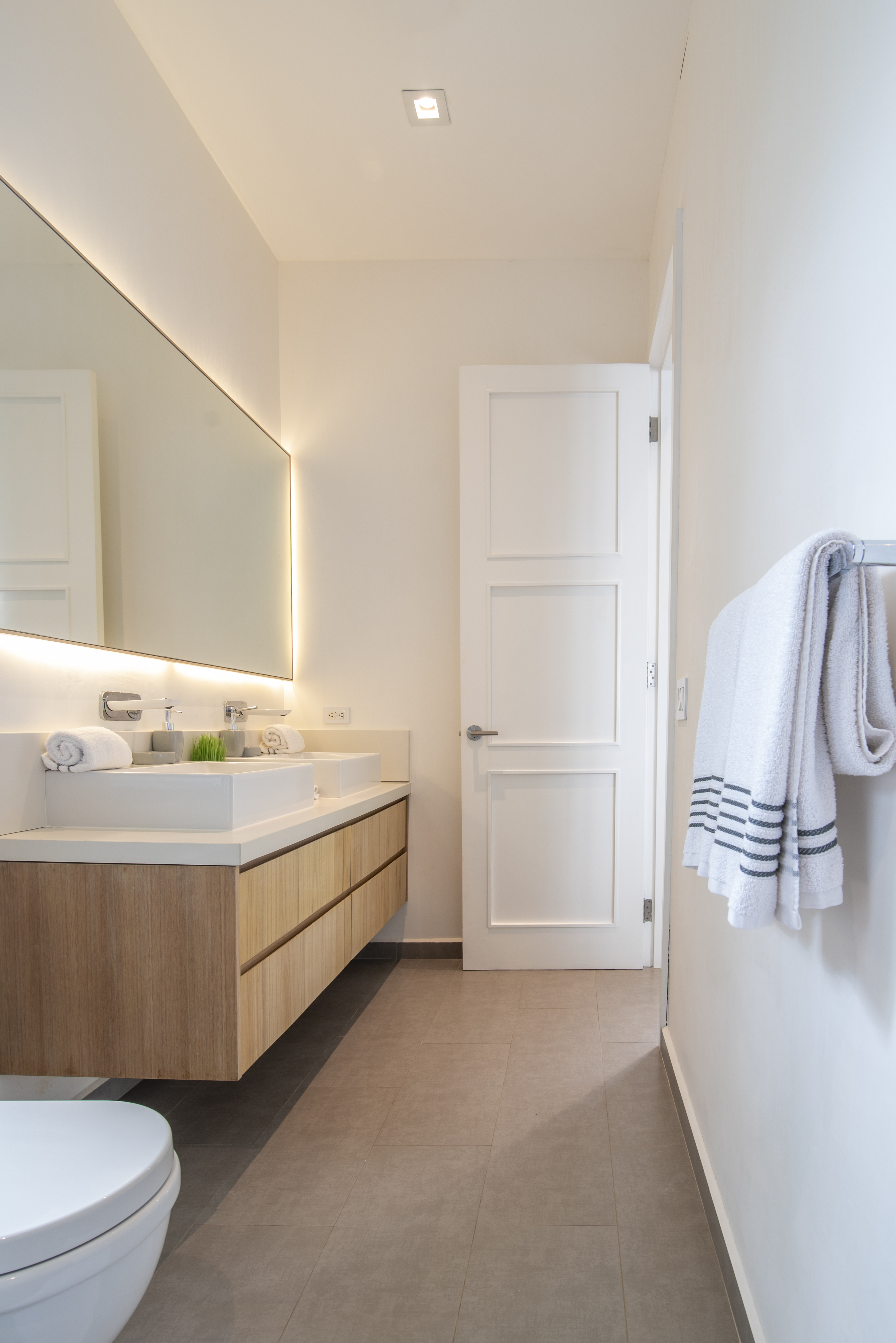 Second King Guest Suite Bathroom