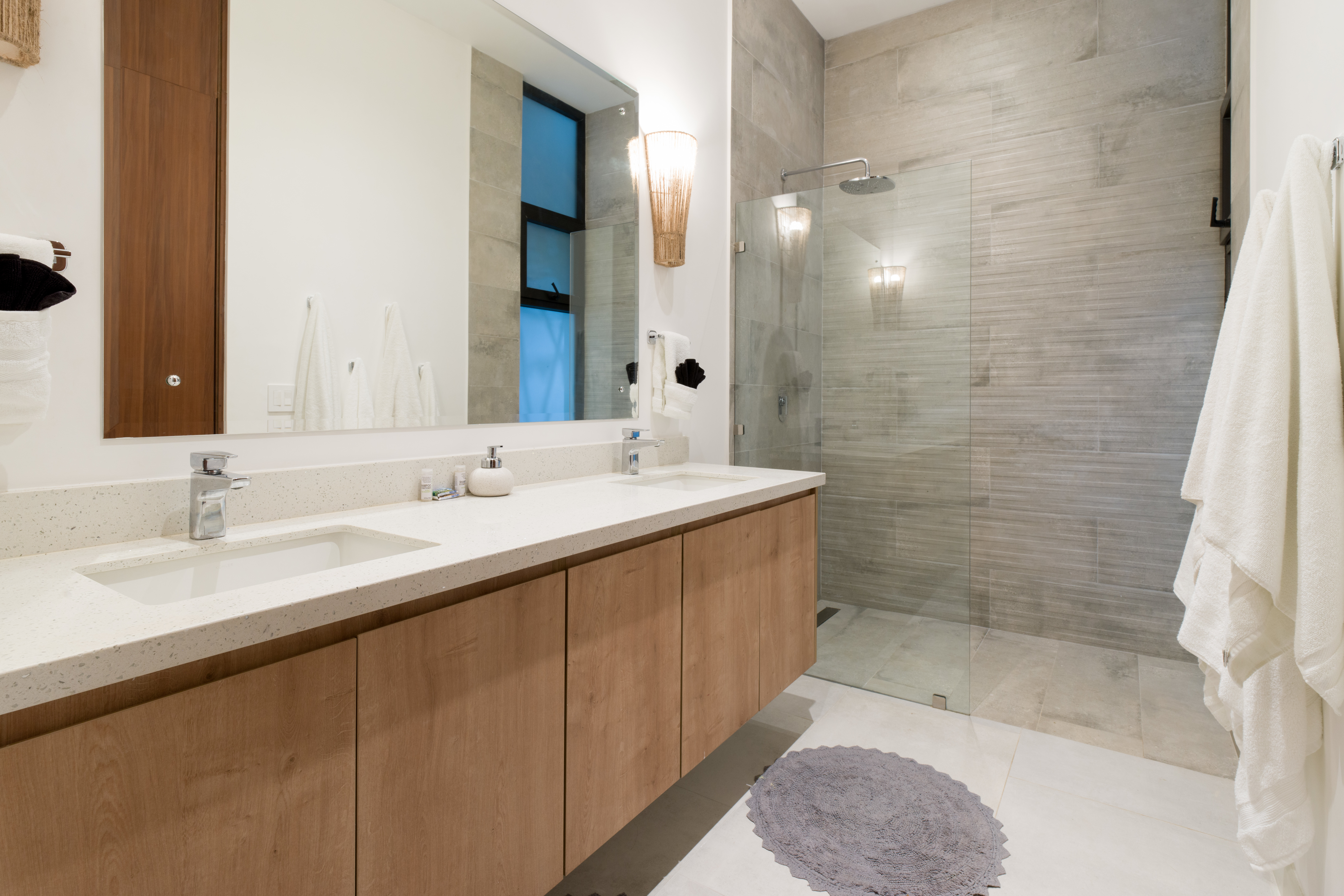 Bunk bedroom bathroom
