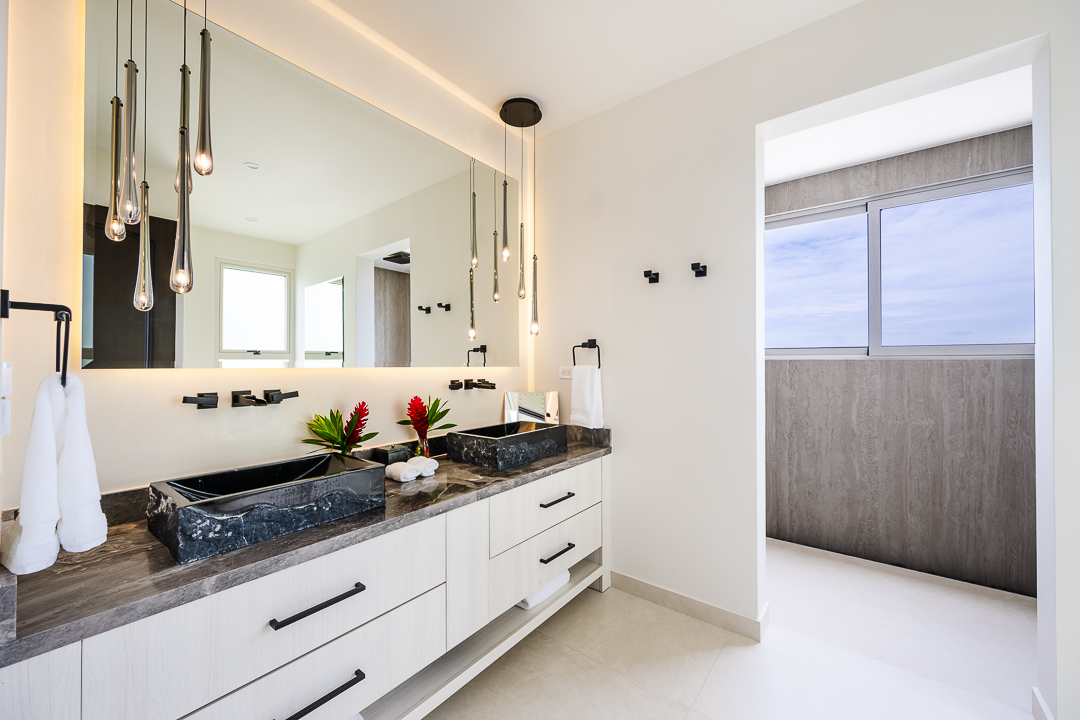 Master Bathroom Upstairs