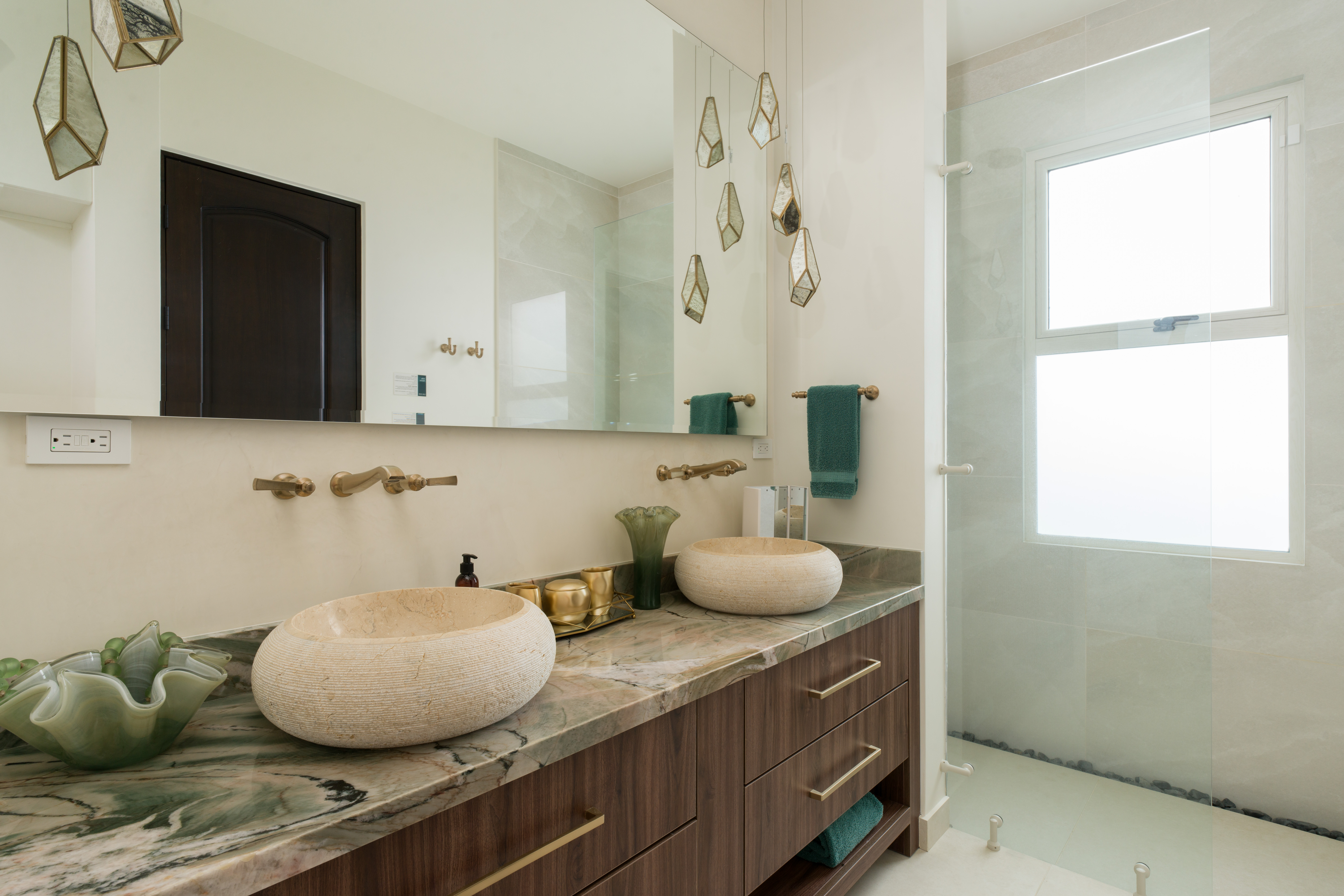 Suite 2 Bathroom