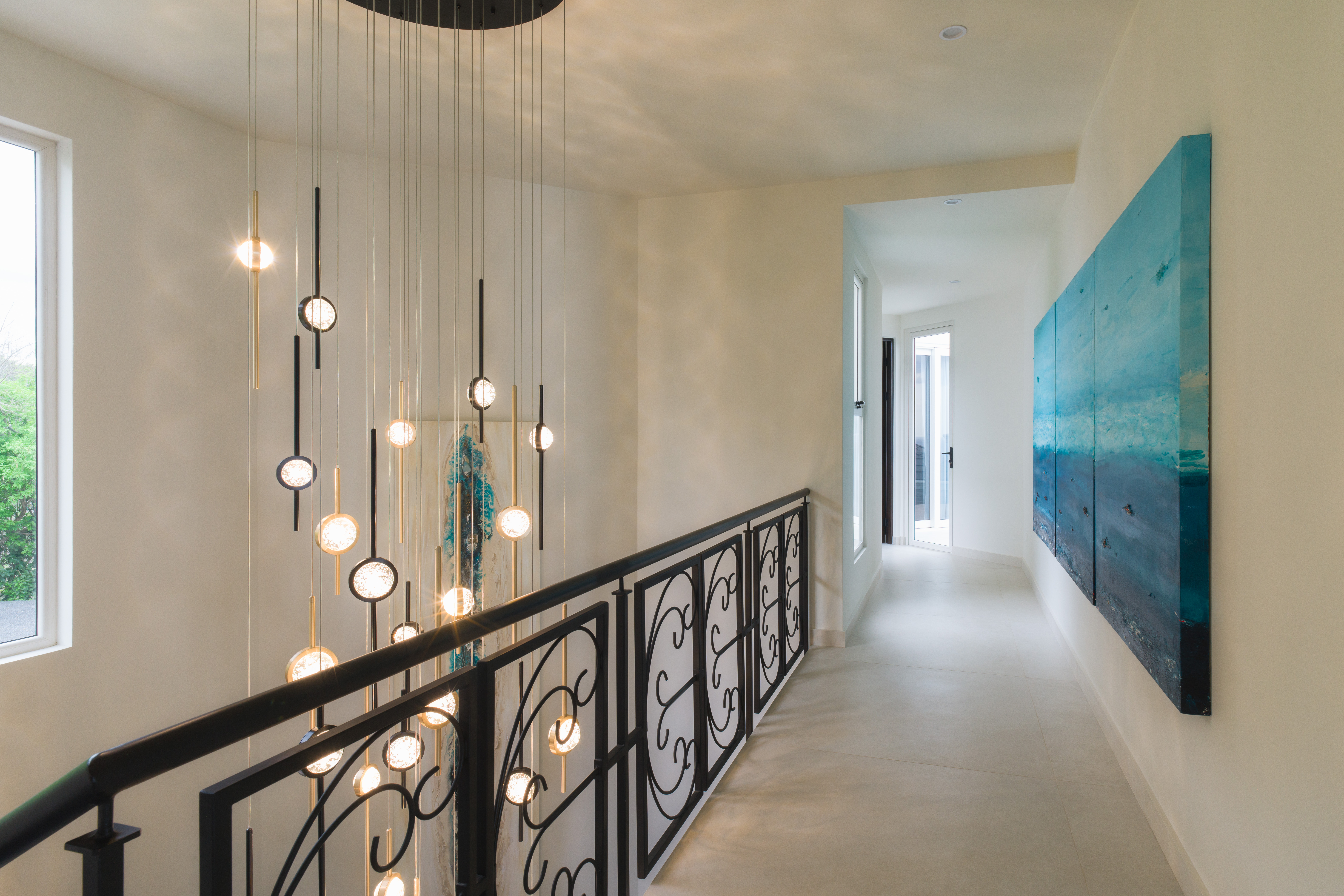 Upstairs corridor to 3 bedrooms