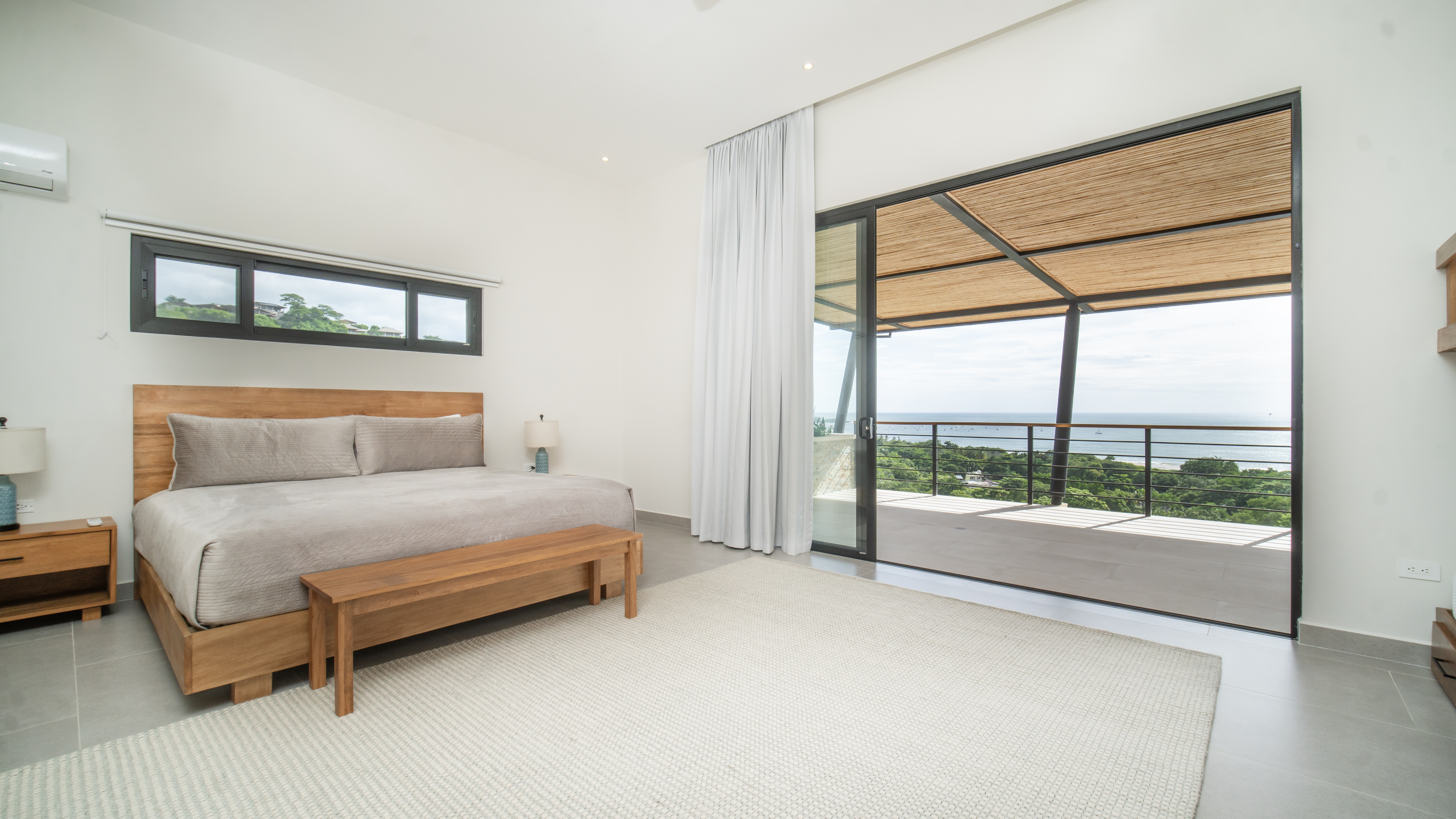 Connecting covered terrace with family bedroom