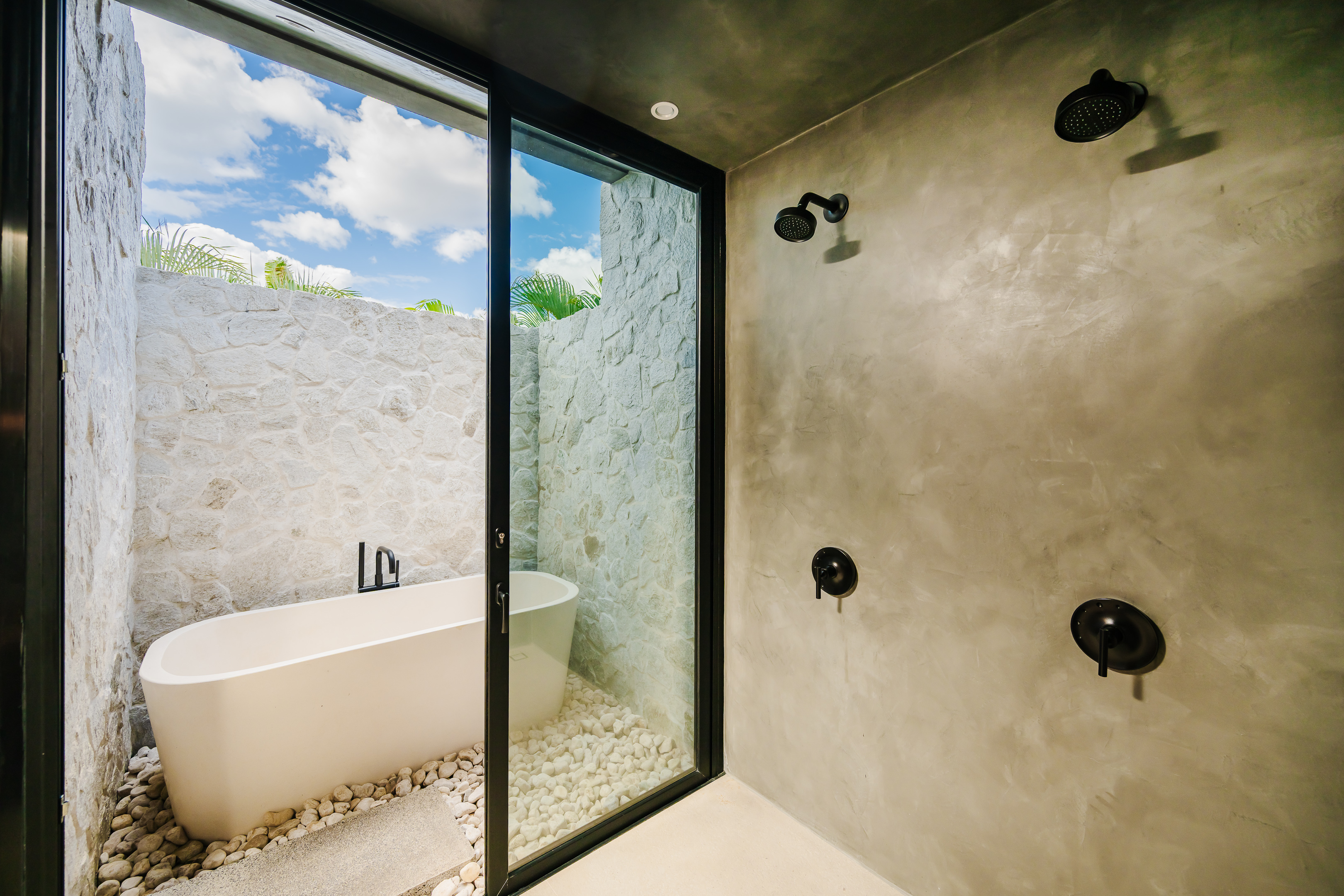 Bath tub in each upstair master bathroom