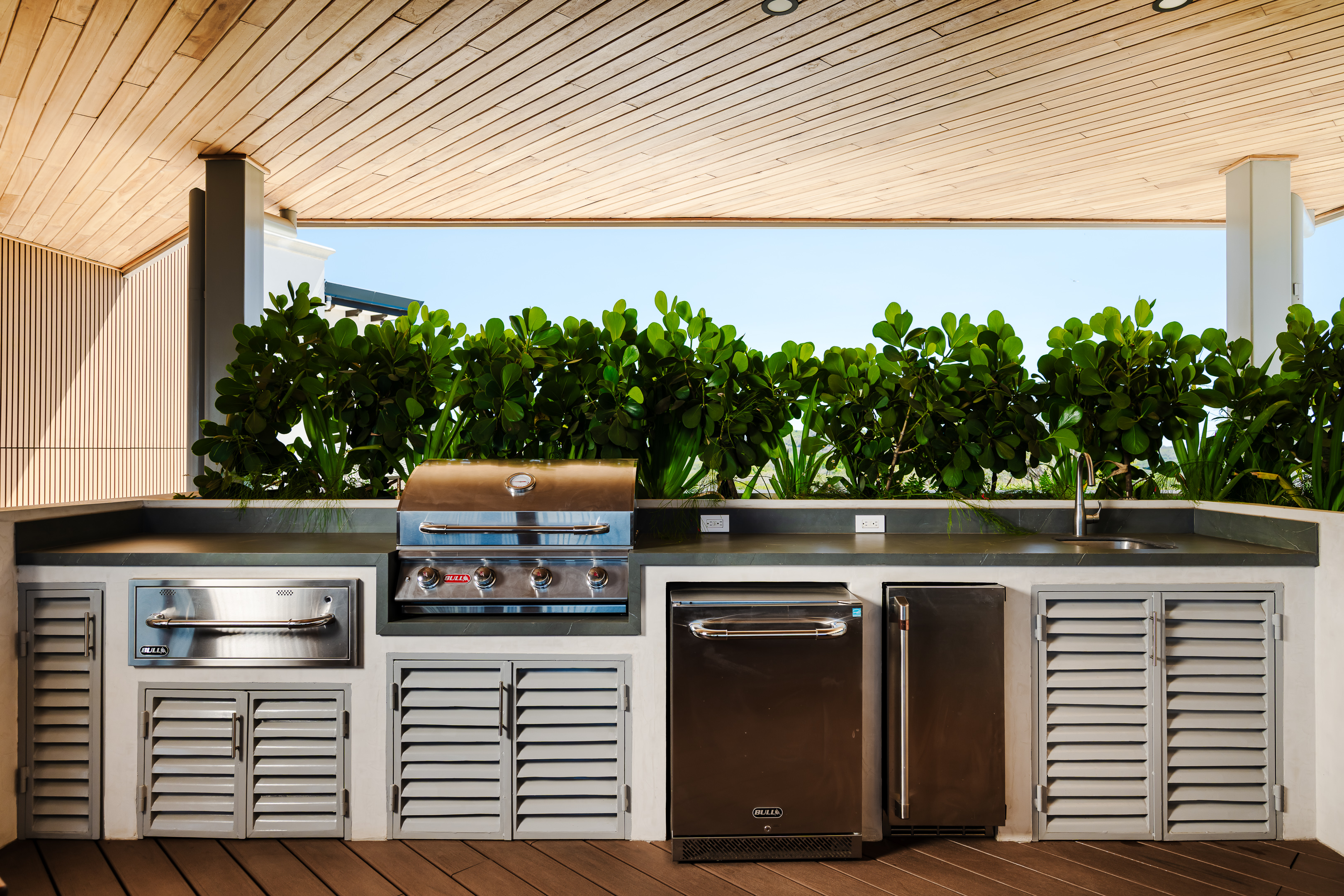 Outdoor kitchen