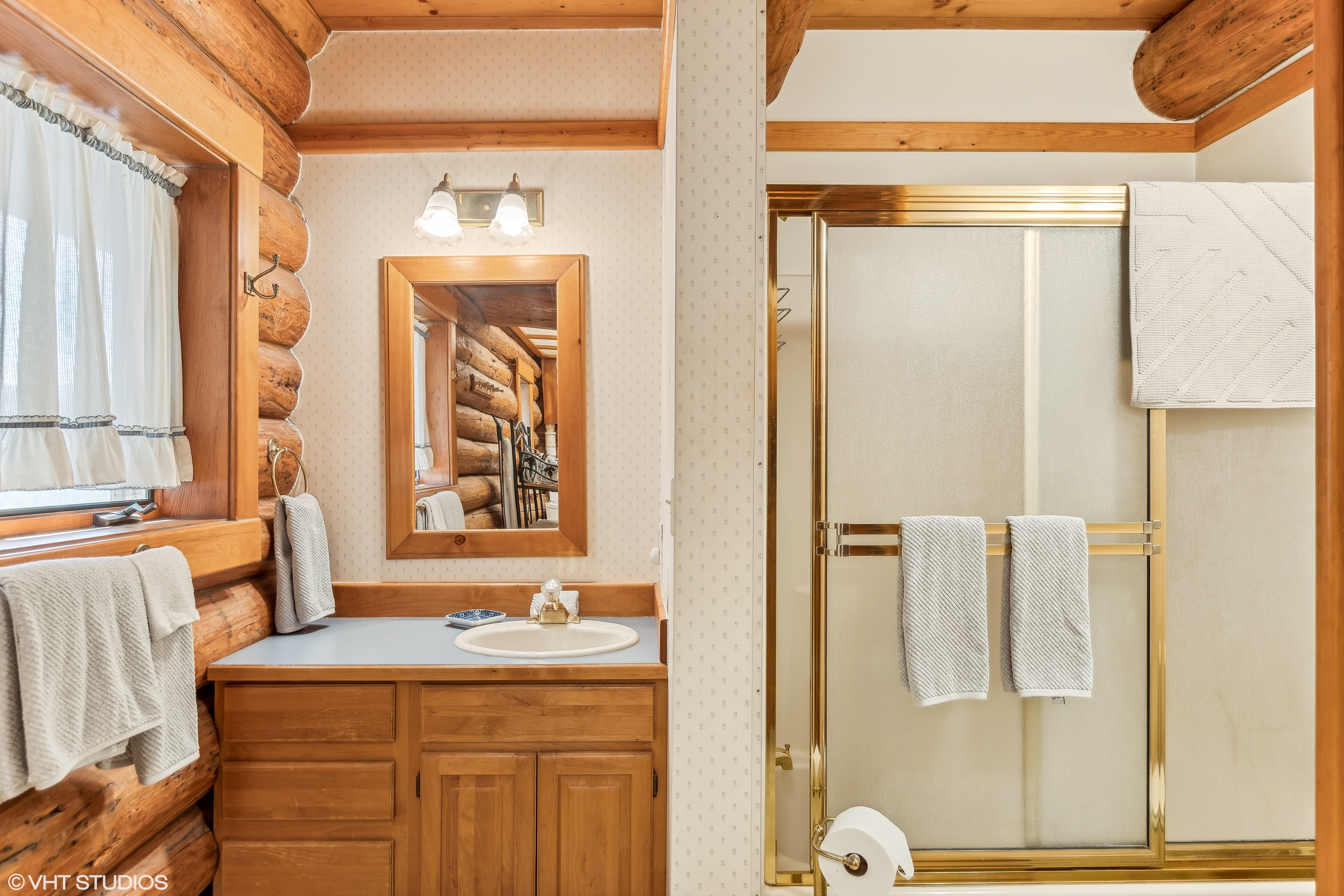 Main Floor Full Bath