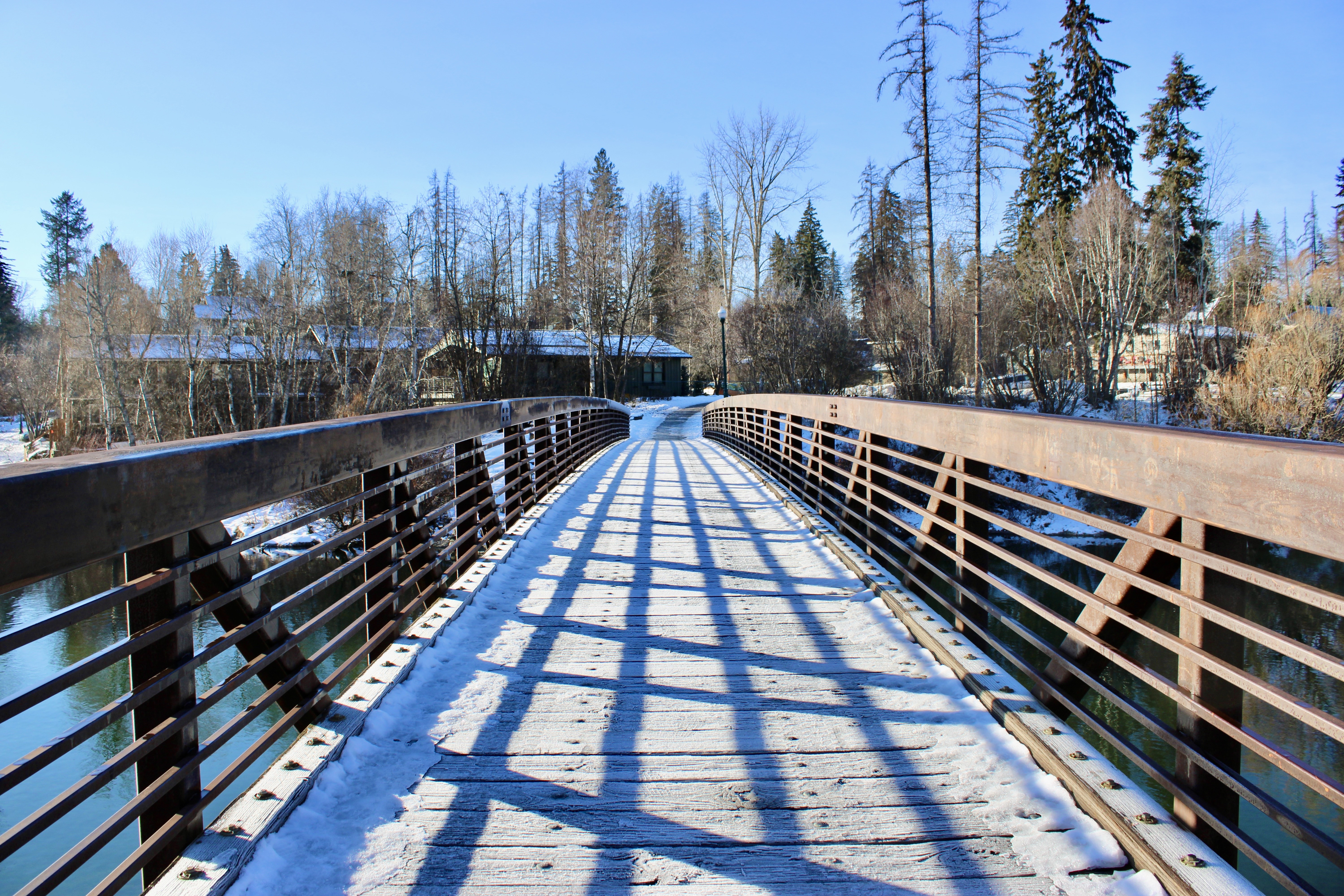Walking bridge over Whitefish River