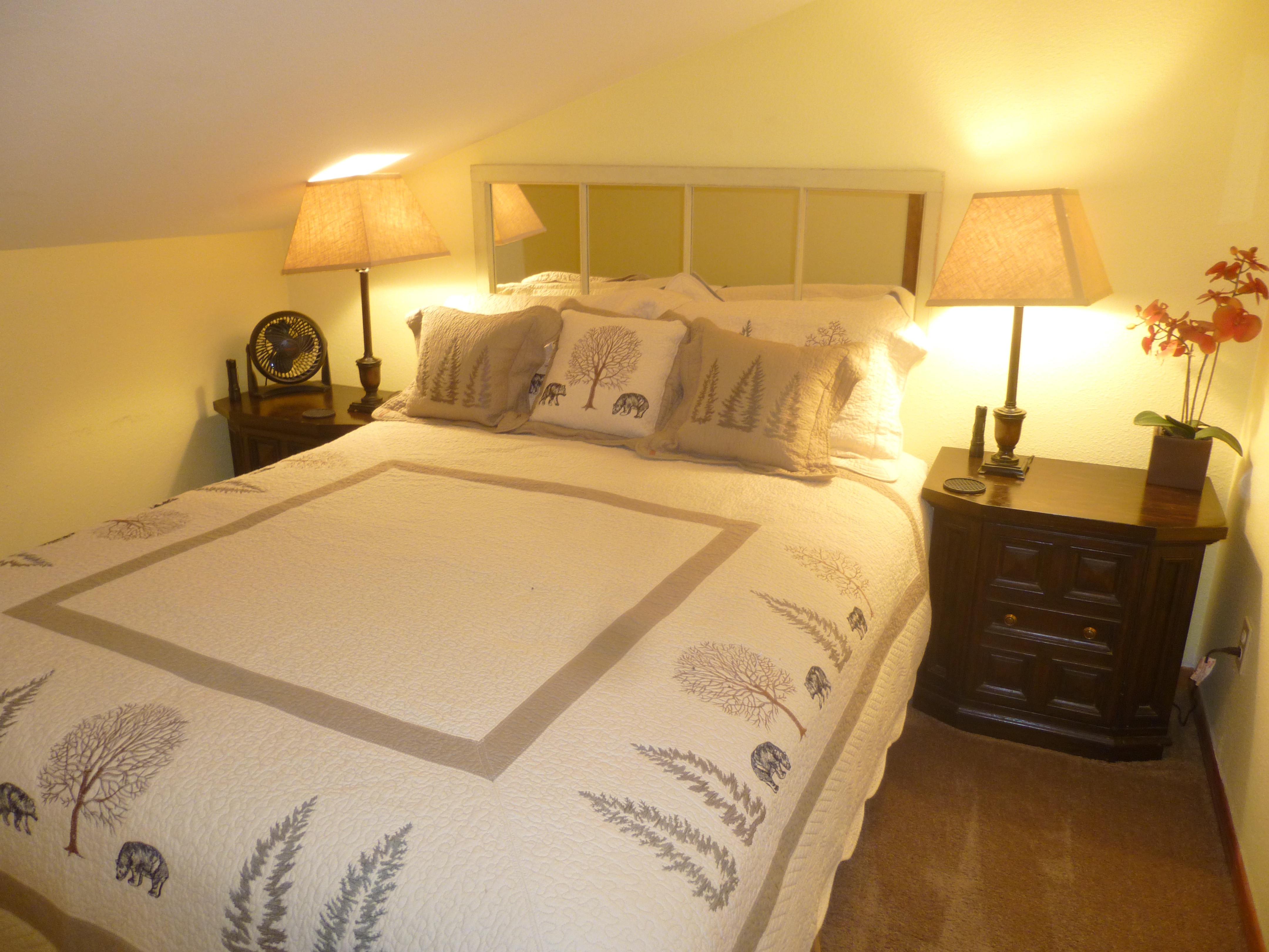 Upstairs loft bedroom